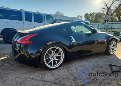 2009 Nissan 370Z z USA, uszkodzony, nr VIN JN1AZ44EX9M403788